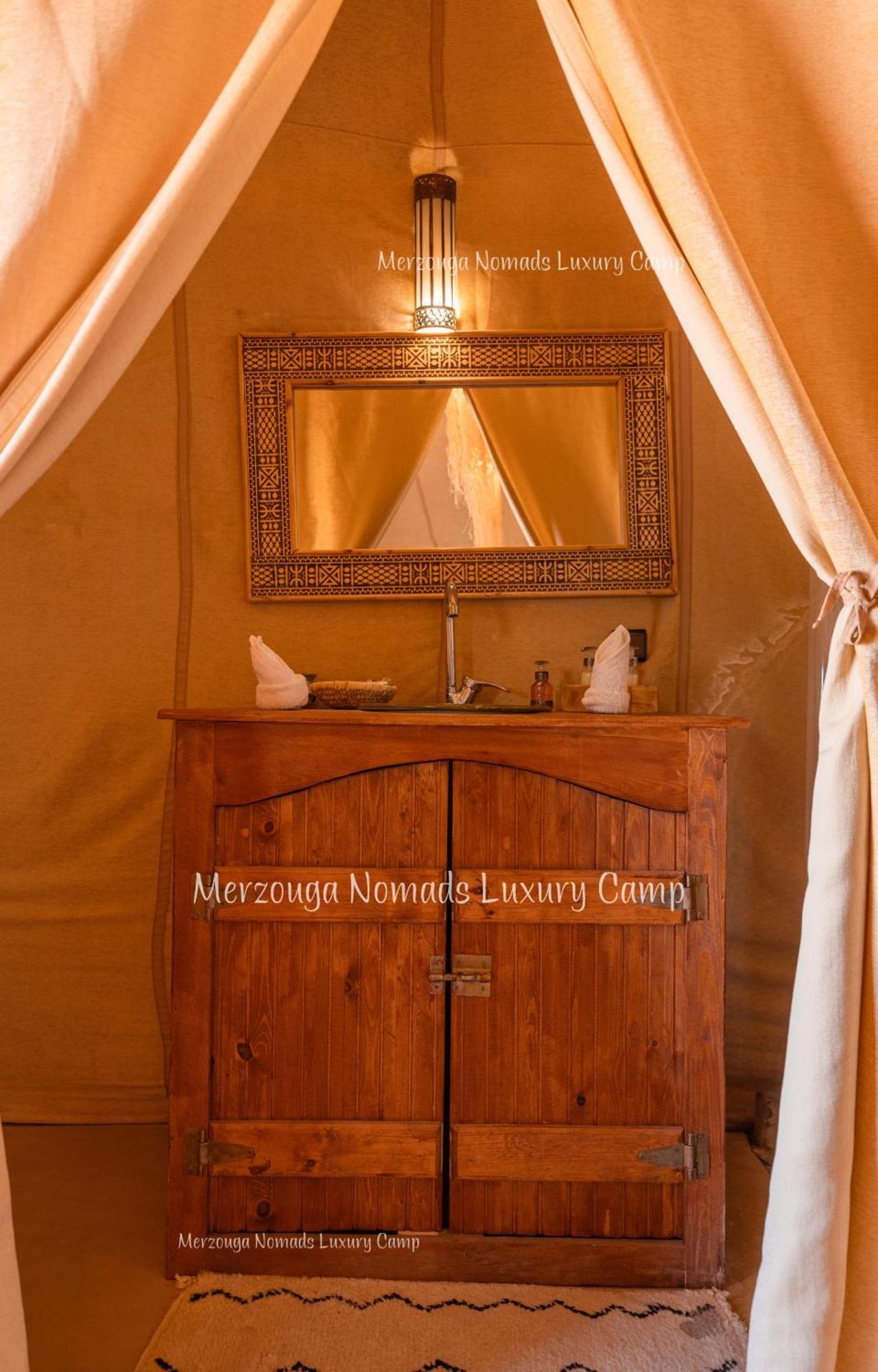 Merzouga Nomads Luxury Camp Exteriör bild