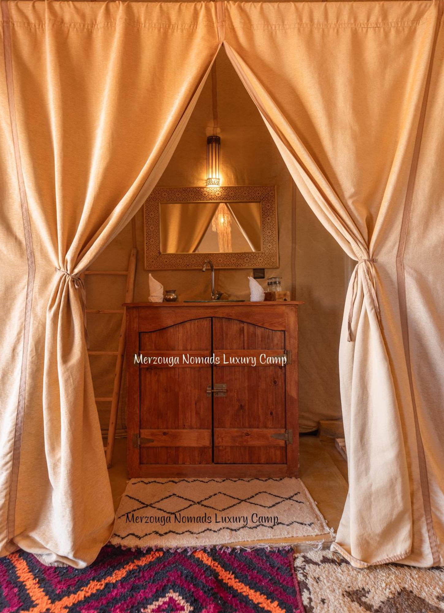 Merzouga Nomads Luxury Camp Exteriör bild
